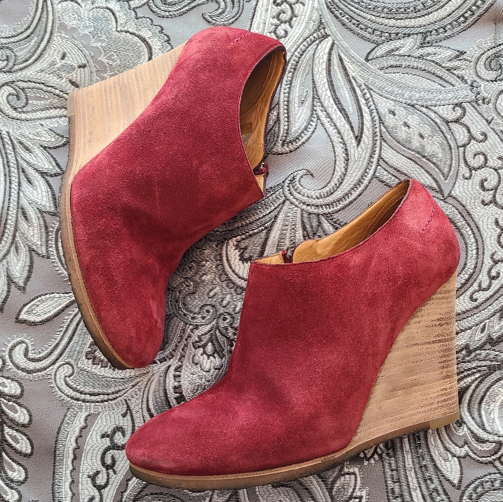 Chloé Red Wine Suede Wedge Ankle Booties Size 38.5